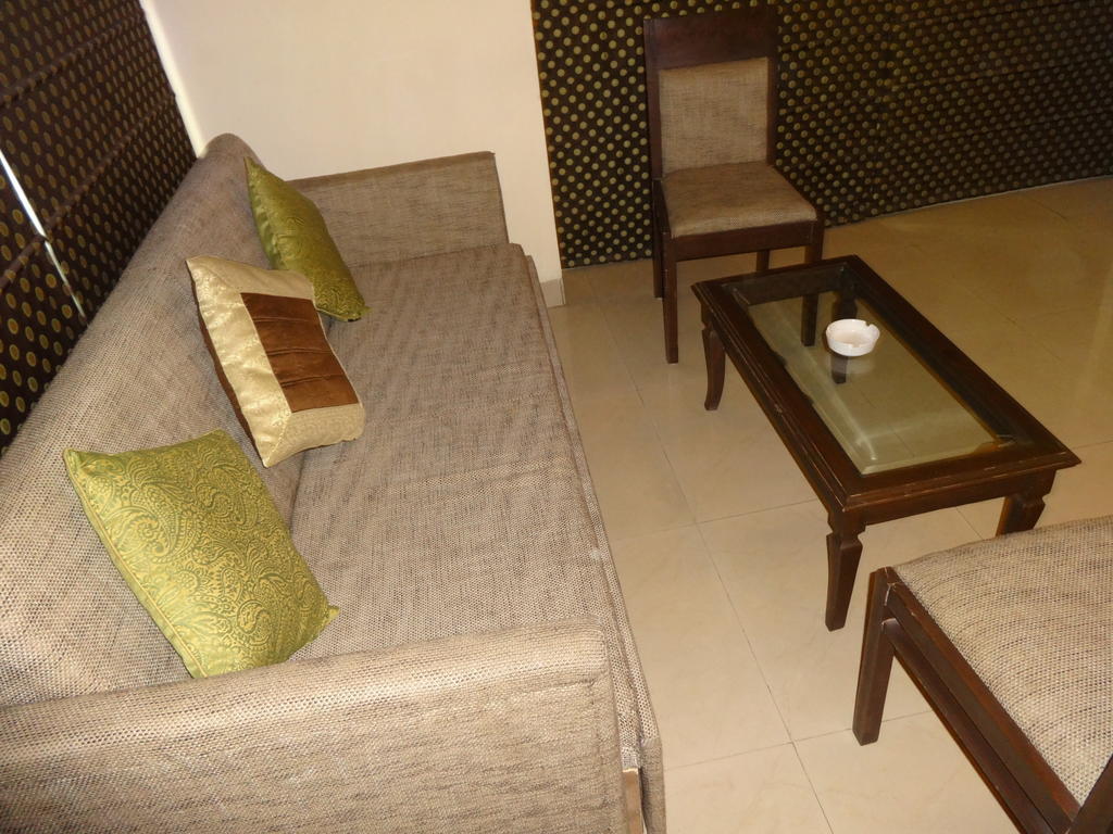 Townhouse Greater Kailash Near Kailash Colony Metro Station New Delhi Room photo